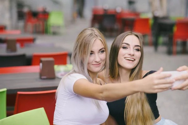 Girls in cafe — Stock Photo, Image