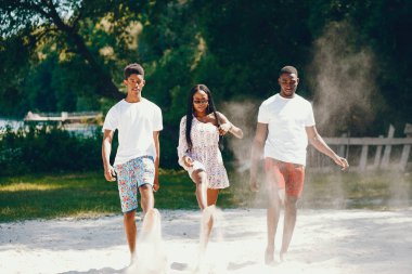 Arkadaşlar yaz Park