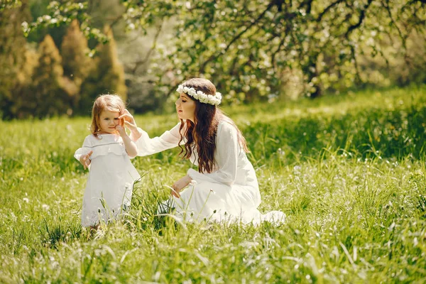 Mãe com filha — Fotografia de Stock