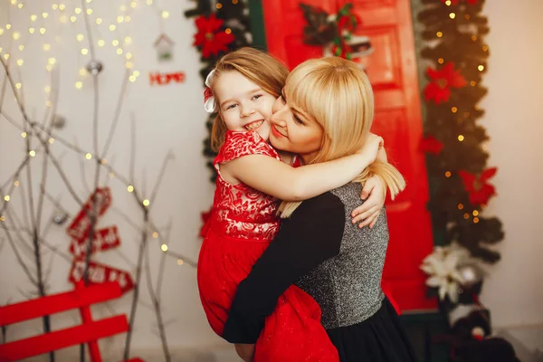 Family in studio — Stock Photo, Image