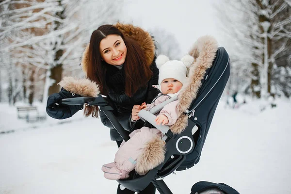 Mãe com filha — Fotografia de Stock