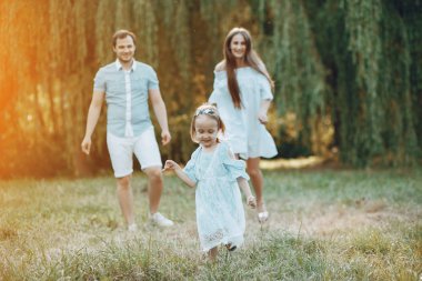 Aile bir park üzerine
