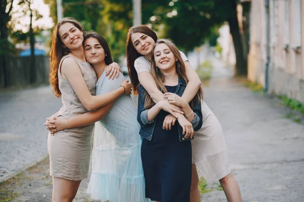 Quattro belle ragazze — Foto Stock