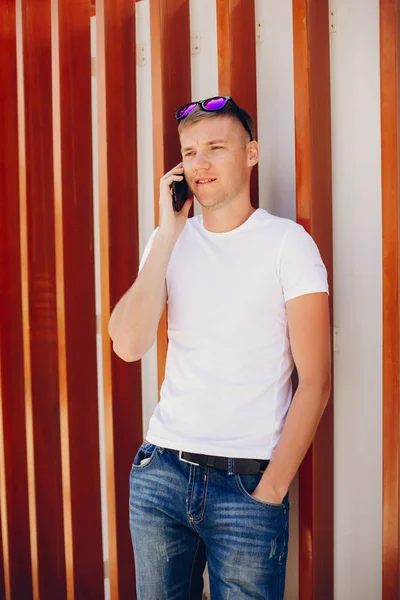 Man with phone — Stock Photo, Image