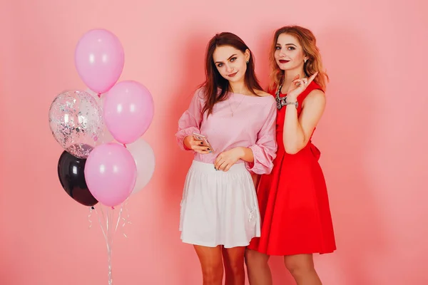 Chicas con globos — Foto de Stock