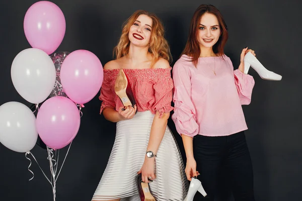 Chicas con globos — Foto de Stock