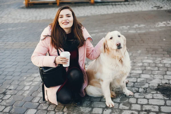 Ragazza con cane — Foto Stock