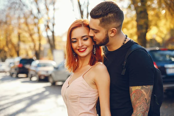 Couple in a park — Stock Photo, Image