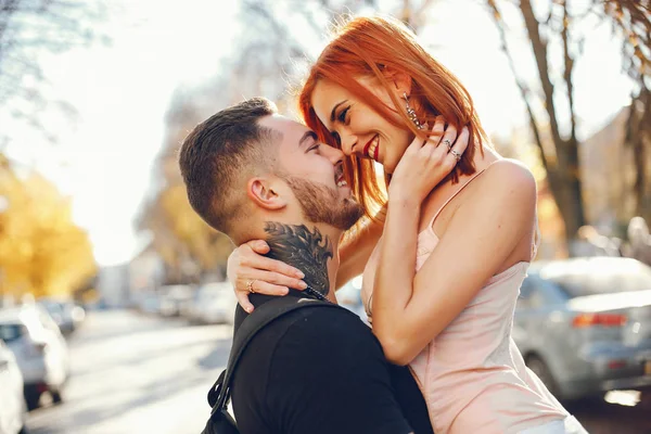 Couple in a park — Stock Photo, Image