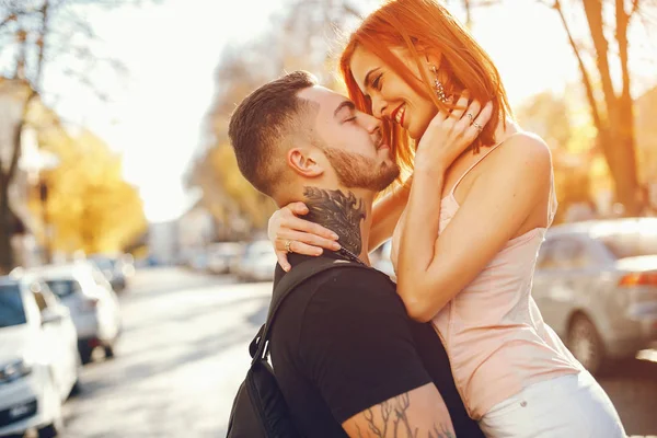 Couple in a park — Stock Photo, Image