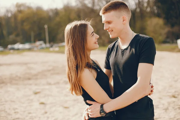 Couple in black — Stock Photo, Image