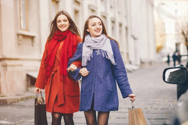 Meninas com saco — Fotografia de Stock