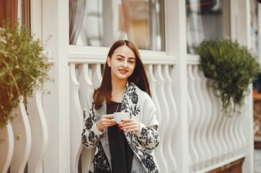 güzel kız içecekler kahve