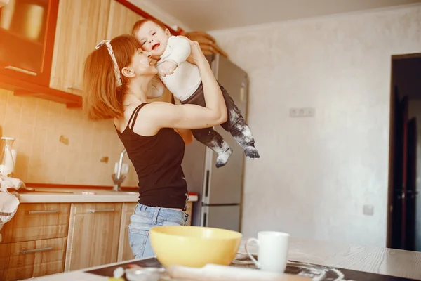 Madre con hijo — Foto de Stock