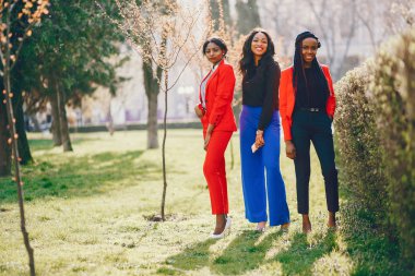 Parktaki siyah kadınlar