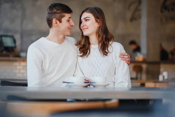 Couple dans un café — Photo