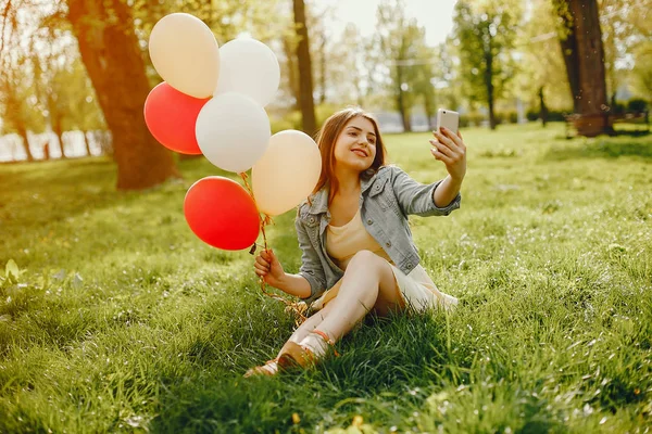 Dívka s baňkách — Stock fotografie