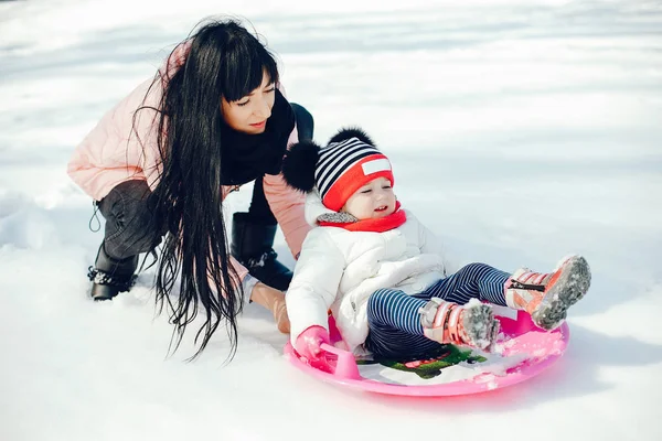 Mother with little daughter — Stock Photo, Image