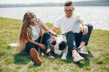 kız erkek arkadaşı ile