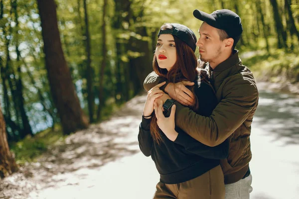 Couple in a forest — Stock Photo, Image