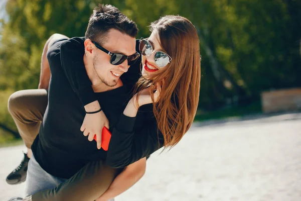 Couple in a beach — Stock Photo, Image