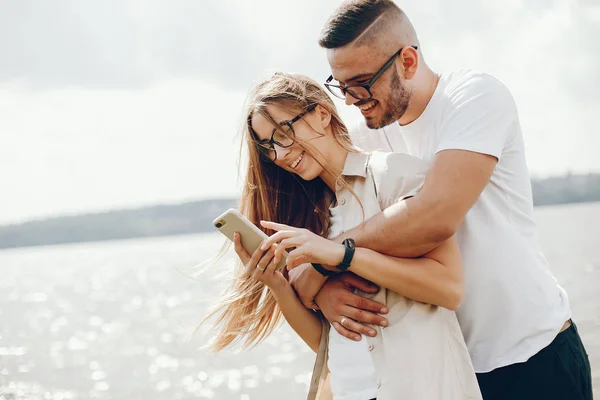 Mädchen mit Freund — Stockfoto