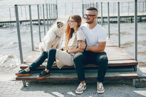 Mädchen mit Freund — Stockfoto