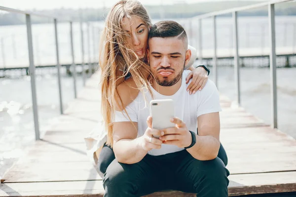 Mädchen mit Freund — Stockfoto