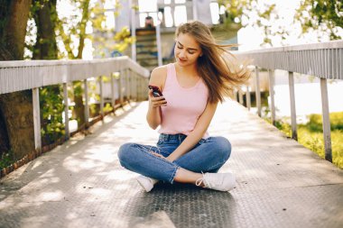 Parktaki güzel kız