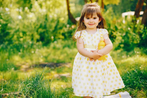 Menina bonita — Fotografia de Stock