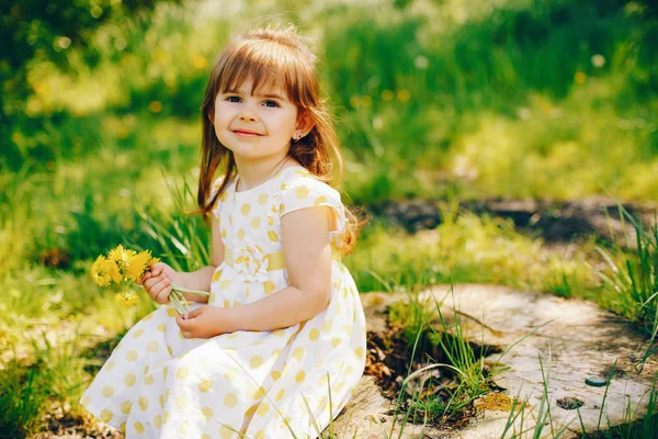 Menina bonita — Fotografia de Stock