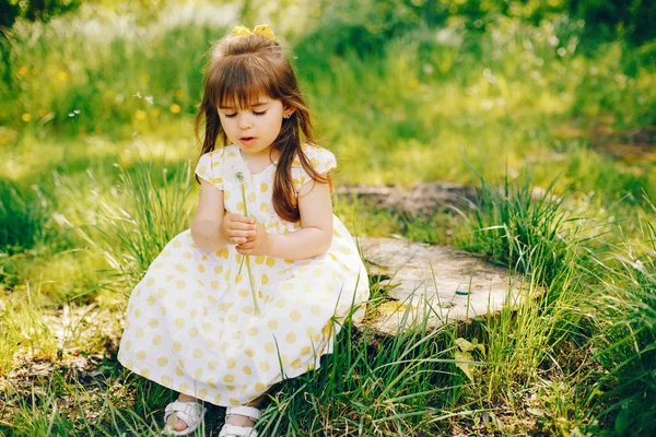 Menina bonita — Fotografia de Stock