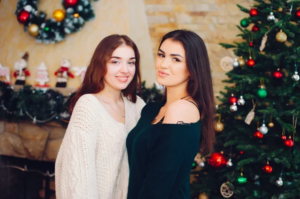 Filles mignonnes à la maison — Photo