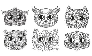 Baykuşlar. Kafaları. Zentangle tasarım. El baykuş soyut desenler ile yalıtım zemin üzerine çekilmiş. Yetişkinler için manevi rahatlama için tasarım. Siyah beyaz resim boyama. Zen sanat. Doodle