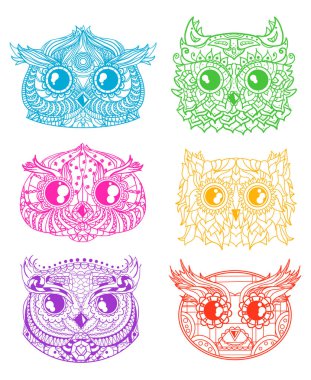 Beyaz baykuş başkanları. Zentangle tasarım. El baykuş soyut desenler ile yalıtım zemin üzerine çekilmiş. Parlak renkler. Yetişkinler için manevi rahatlama için tasarım. Yazdırma için Basım endüstrisi ve t-shirtler