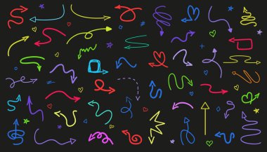 İzole edilmiş siyah arka plan üzerinde renkli oklar. İnfografik öğeler. Elle çizilmiş dalgalı işaretler. Çizgi sanatı. Farklı işaretçiler kümesi. Soyut göstergeler