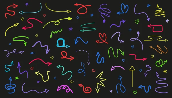 İzole edilmiş siyah arka plan üzerinde renkli oklar. İnfografik öğeler. Elle çizilmiş dalgalı işaretler. Çizgi sanatı. Farklı işaretçiler kümesi. Soyut göstergeler