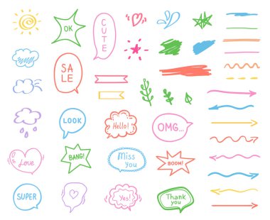 Renkli elementler izole edilmiş beyaz üzerinde. Farklı soyut işaretler seti. El çizimi basit oklar. Çizgi çalışması. Farklı kelimelerle soyut konuşma baloncukları