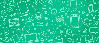 Okula dönelim. El yapımı okul malzemeleri. Tahtadaki eğitim işaretleri. Elementler doğrusal olarak çizilir. Çevrimiçi eğitim