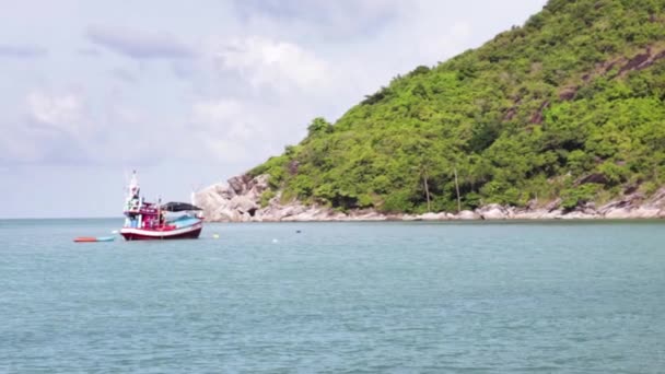 Filmiska Bilder Traditionell Fiskebåt Vid Havet Sydostasien Thailand — Stockvideo