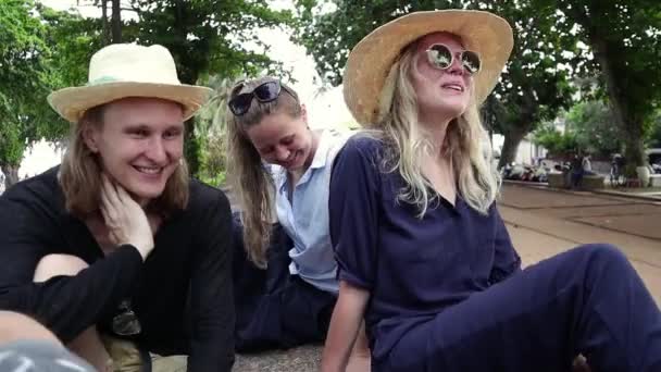 Group Young Hipster People Sitting Park Having Conversation Cheerful Friends — Stock Video