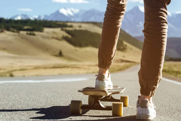 Longboard dağ. Dağda kaykay.