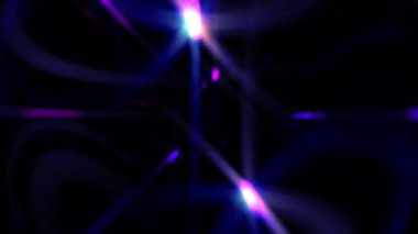 Soyut parlak ışık çizgileri ve karanlık uzayda yumuşak bulanık etkisi olan kusursuz döngü arkaplanı. Mor ve mavi tonlarda optik enerji akışı. Parlak parlak şekiller ve parlak röfleler. 4K 60fps