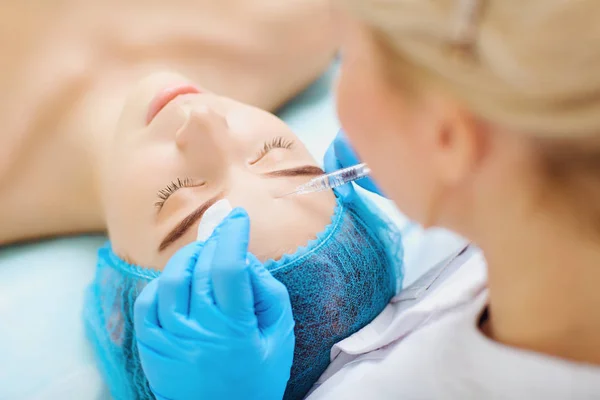 Schoonheid injectie voor vrouwen. — Stockfoto