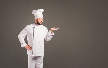 Sakal aşçı ile komik Şef.