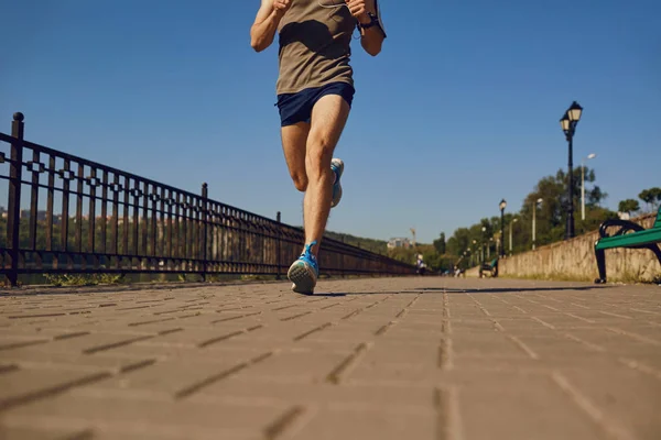 Park road Runner yakın çekim ayak