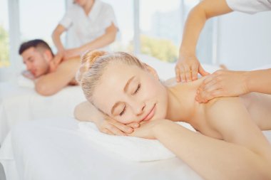 Çift zevk masaj içinde spa kulüp 