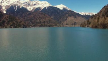 Yaz aylarında güzel doğa görünümü.