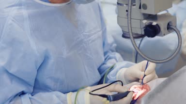 Yüksek nitelikli cerrah gözünü, vitrektomi performans yakın çekim