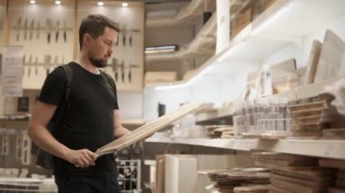 Alıcı arıyor ve büyük kesme tahtası alışveriş Sofra bölümü ile holding